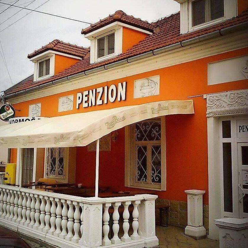 Penzion Kormos Sturovo Luaran gambar