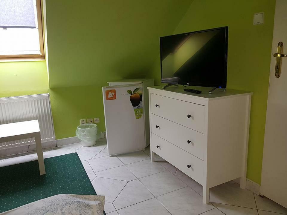 Penzion Kormos Sturovo Luaran gambar