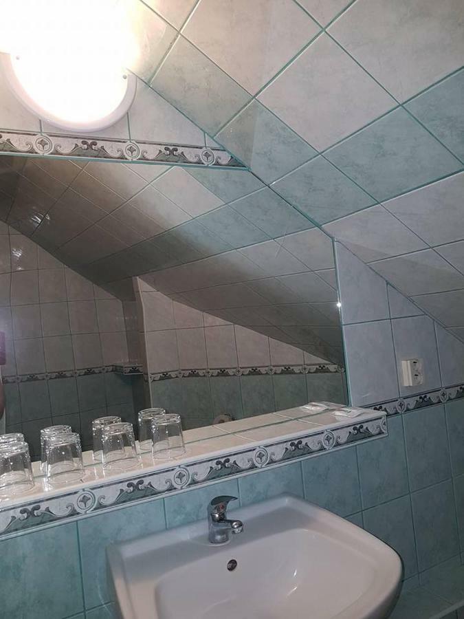 Penzion Kormos Sturovo Luaran gambar
