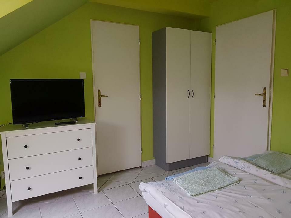 Penzion Kormos Sturovo Luaran gambar