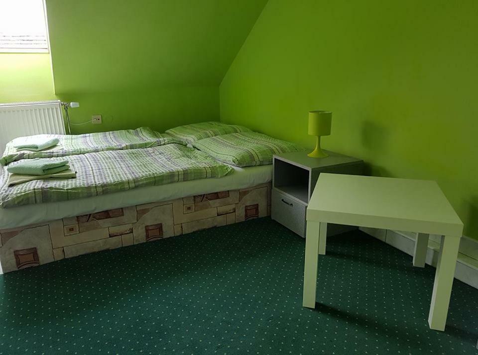 Penzion Kormos Sturovo Luaran gambar