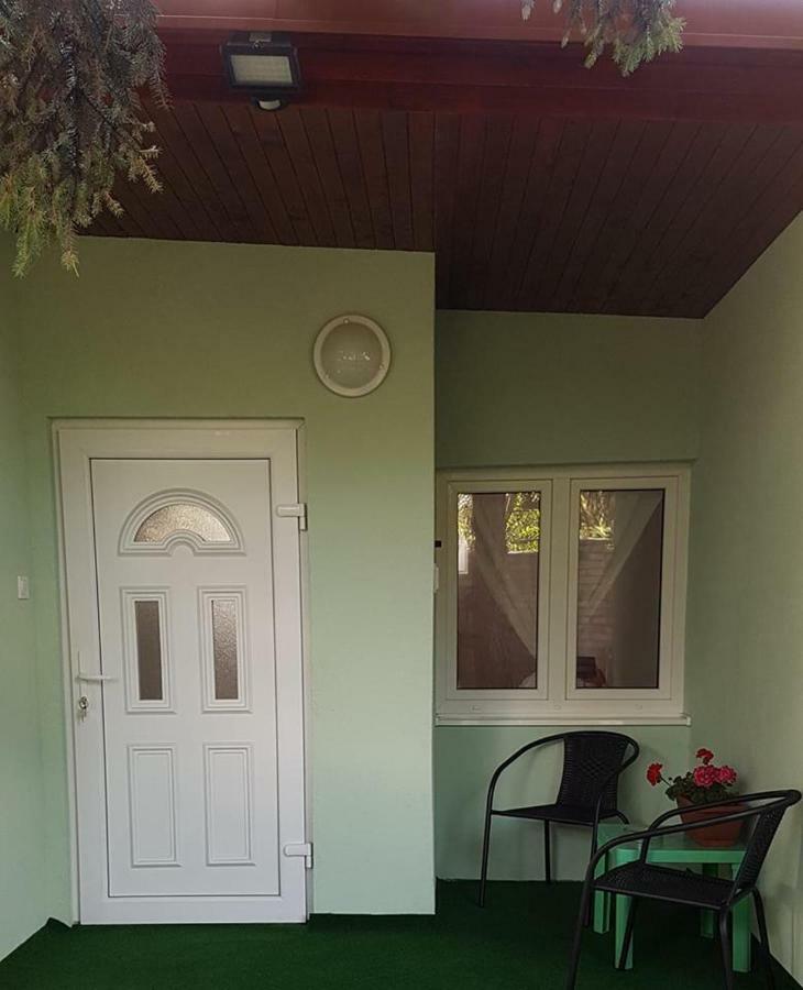 Penzion Kormos Sturovo Luaran gambar